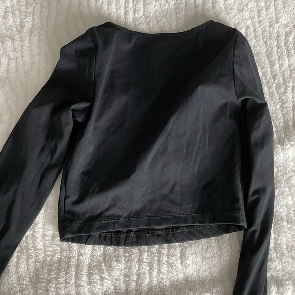 DYNAMITE V NECK TOP - Picture 4 of 4